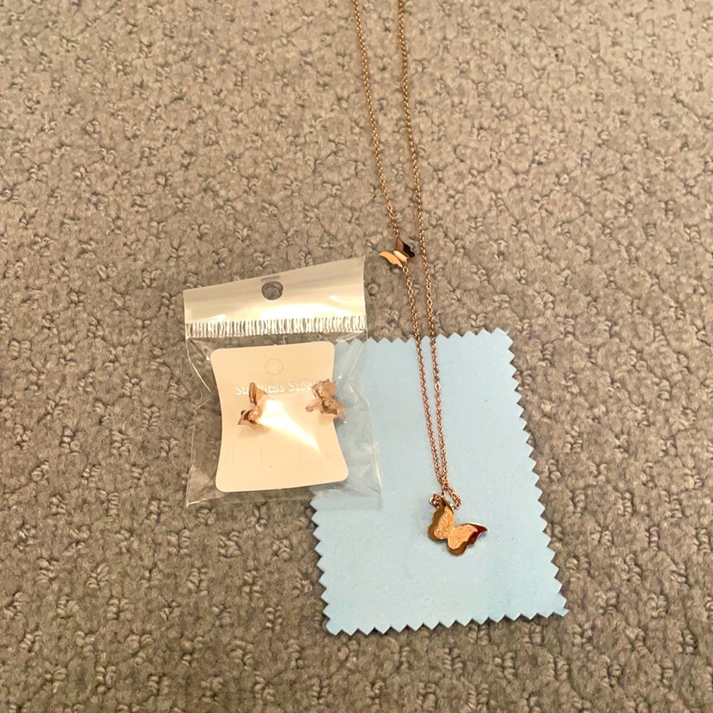 Rose butterfly earring & necklace set